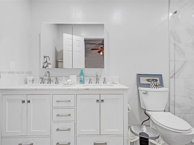 Продажа дома по адресу 12763 SW 45th Ter - фото 6265998