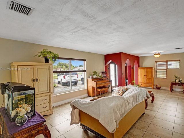 Продажа дома по адресу 12763 SW 45th Ter - фото 6266006