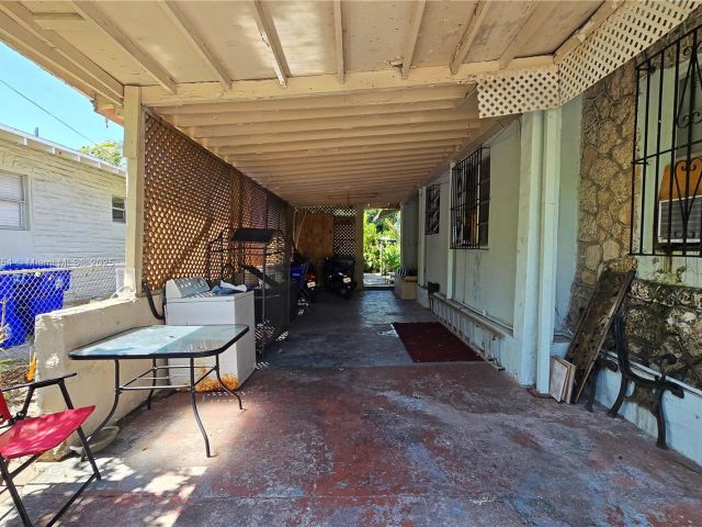 Продажа дома по адресу 138 NW 34th St - фото 6265980