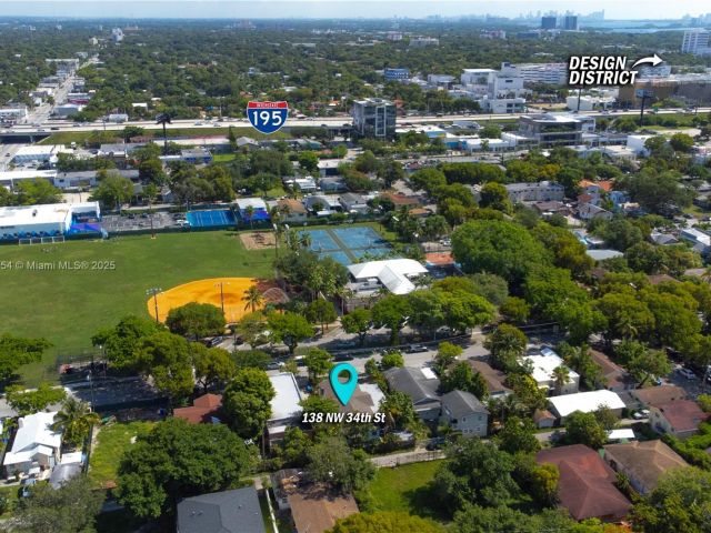 Продажа дома по адресу 138 NW 34th St - фото 6265983