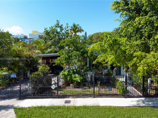 Продажа дома по адресу 138 NW 34th St - фото 6265987