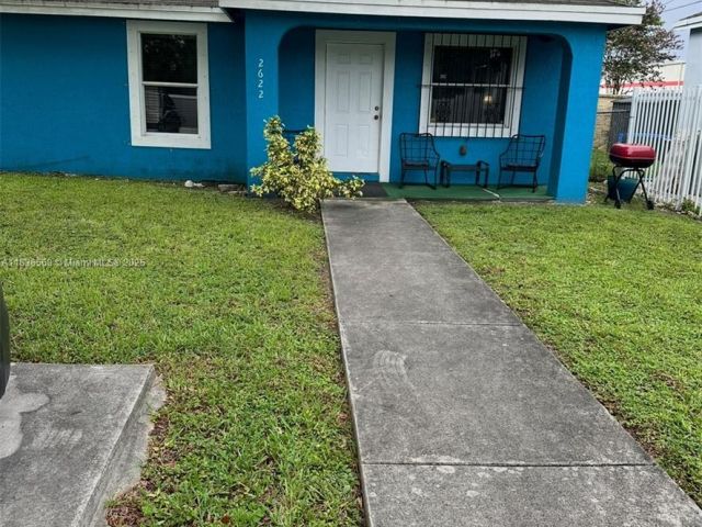 Продажа дома по адресу 2622 NW 47th St - фото 6265964