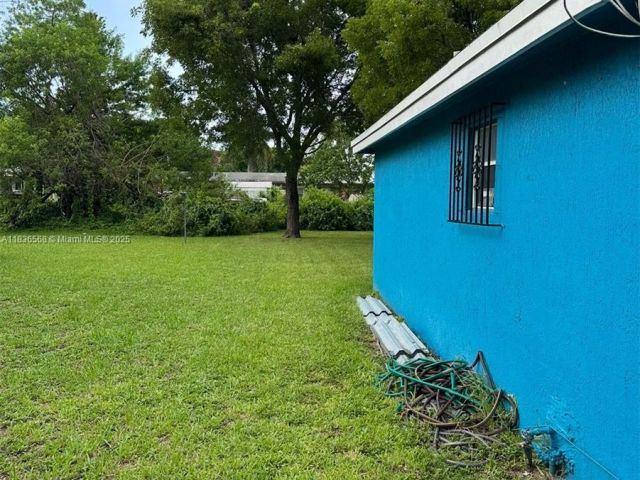 Продажа дома по адресу 2622 NW 47th St - фото 6265970