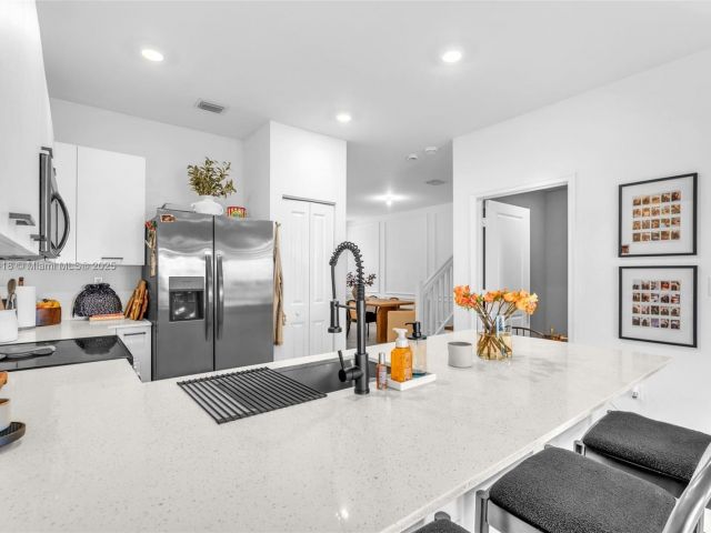 Продажа дома по адресу 12586 NW 22nd Pl 12586 - фото 6266557