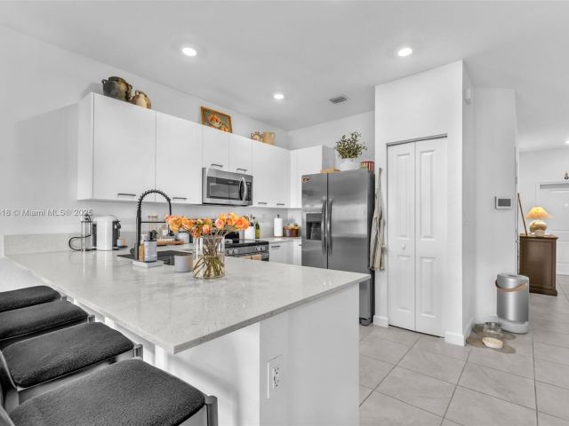 Продажа дома по адресу 12586 NW 22nd Pl 12586 - фото 6266558