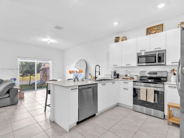 Продажа дома по адресу 12586 NW 22nd Pl 12586 - фото 6266560