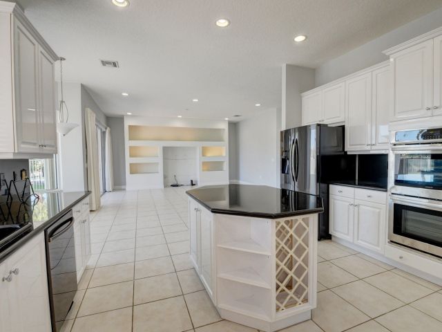 Дом в аренду по адресу 9544 Barletta Winds Pt Point - фото 6536683