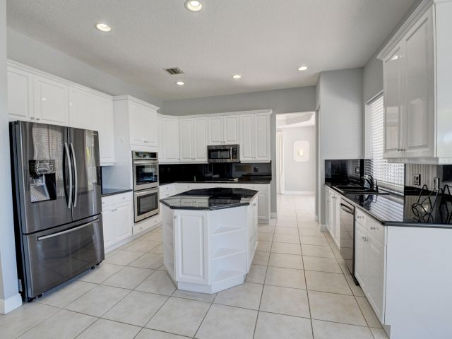 Дом в аренду по адресу 9544 Barletta Winds Pt Point - фото 6536684