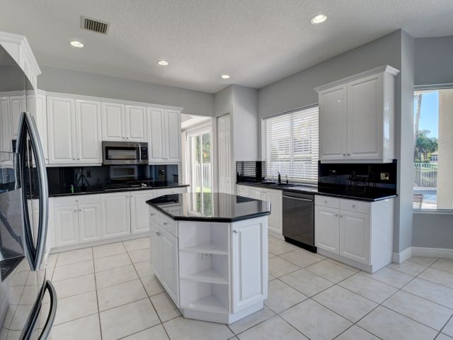 Дом в аренду по адресу 9544 Barletta Winds Pt Point - фото 6536685