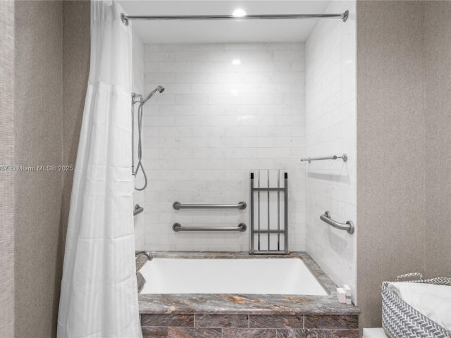 Продажа квартиры #R2205 - фото 6268473