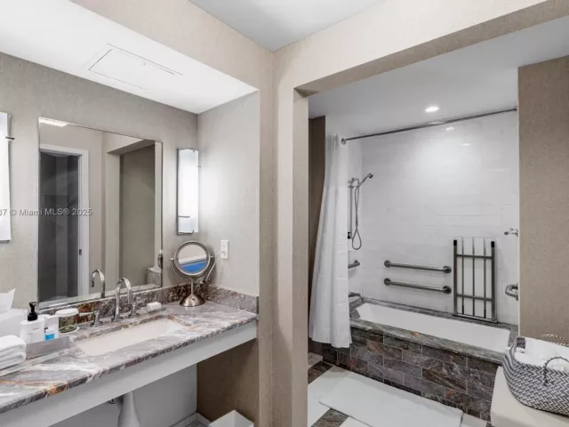 Продажа квартиры #R2205 - фото 6268475