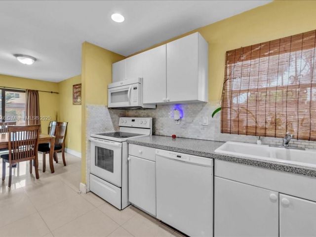 Продажа дома по адресу 5287 NW 193rd Ln - фото 6266331