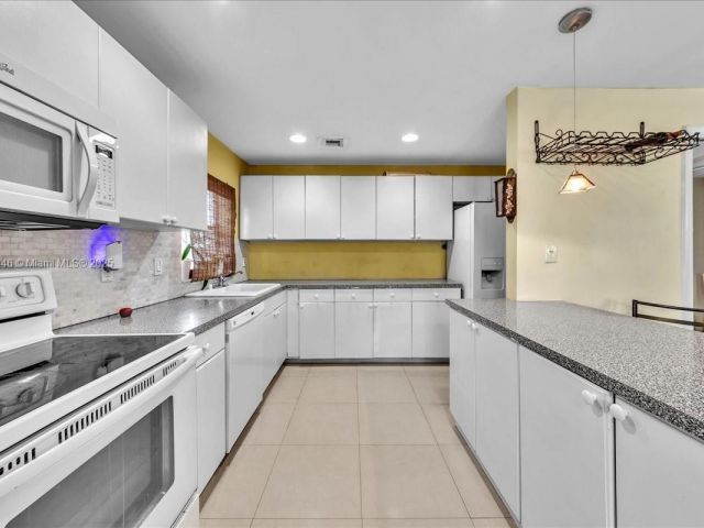 Продажа дома по адресу 5287 NW 193rd Ln - фото 6266333