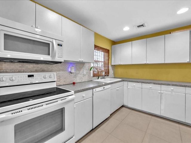 Продажа дома по адресу 5287 NW 193rd Ln - фото 6266334