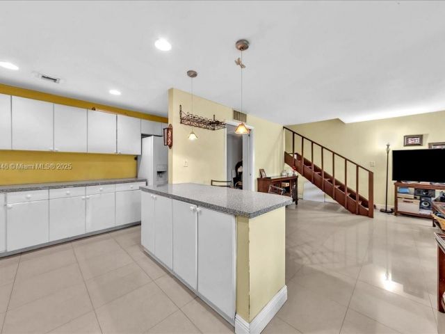 Продажа дома по адресу 5287 NW 193rd Ln - фото 6266335