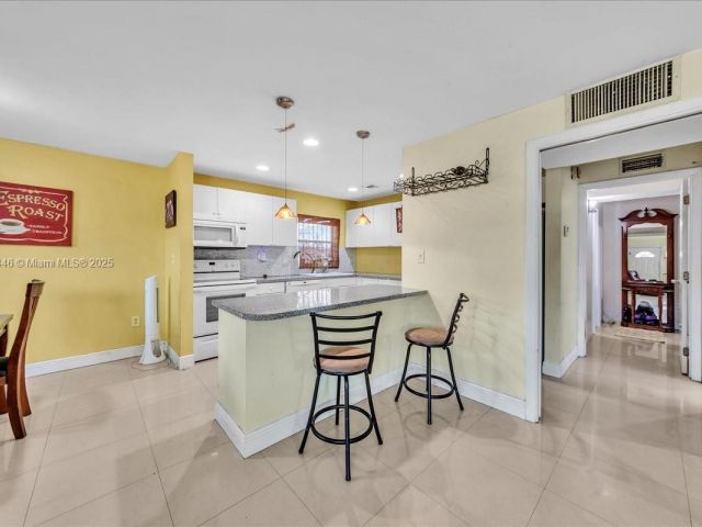 Продажа дома по адресу 5287 NW 193rd Ln - фото 6266340