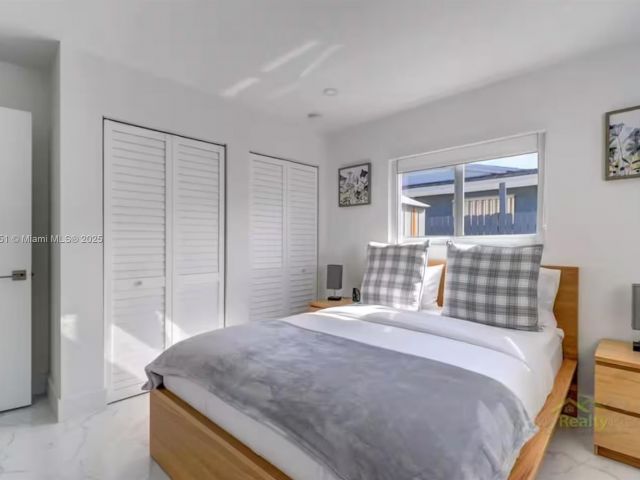 Дом в аренду по адресу 10010 SW 162nd St - фото 6266628