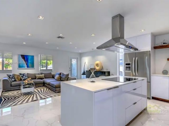 Дом в аренду по адресу 10010 SW 162nd St - фото 6266634