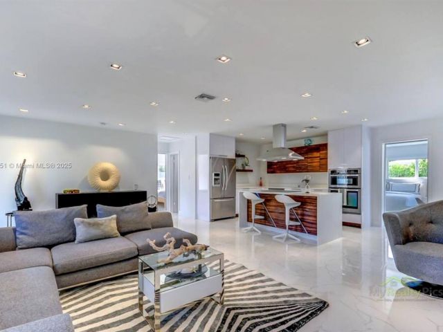 Дом в аренду по адресу 10010 SW 162nd St - фото 6266635