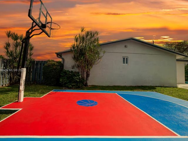 Дом в аренду по адресу 10010 SW 162nd St - фото 6266640