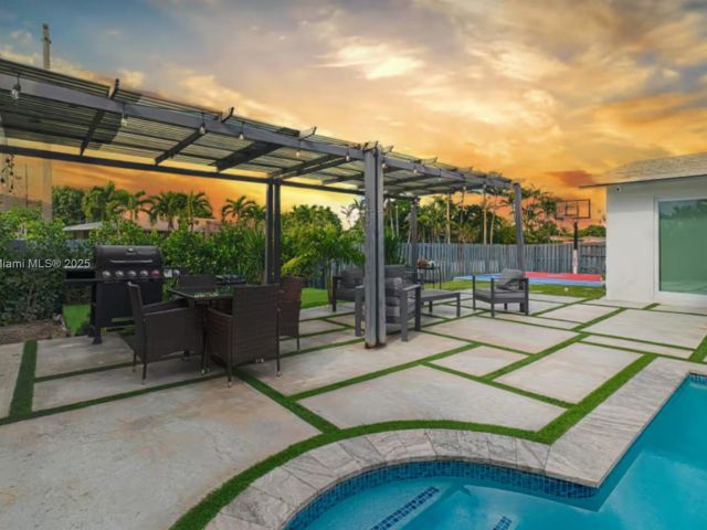 Дом в аренду по адресу 10010 SW 162nd St - фото 6266642