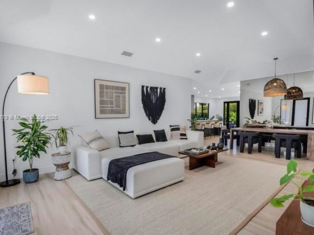 Дом в аренду по адресу 1543 Bird Rd - фото 6266236