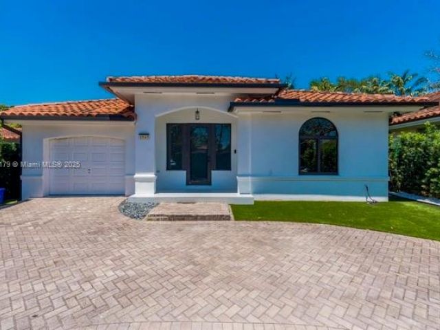 Дом в аренду по адресу 1543 Bird Rd - фото 6266239