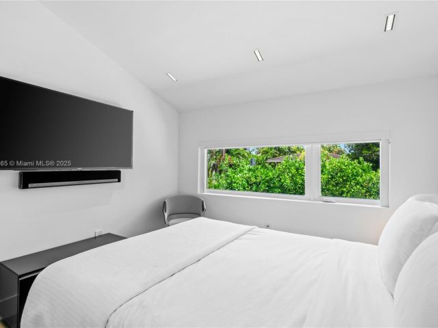 Продажа дома по адресу 9033 Emerson Ave - фото 6274089