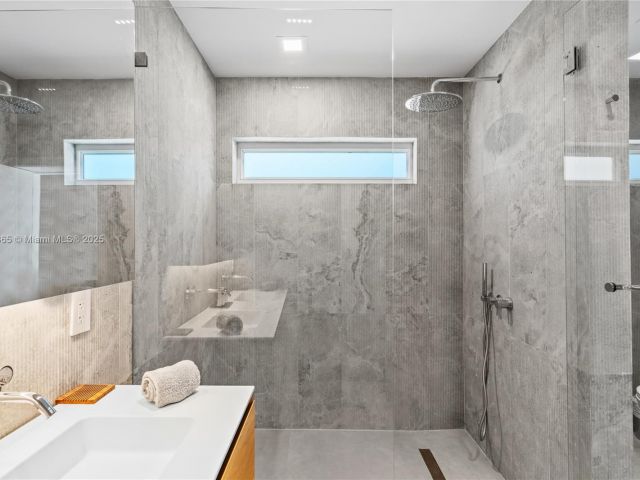 Продажа дома по адресу 9033 Emerson Ave - фото 6274093