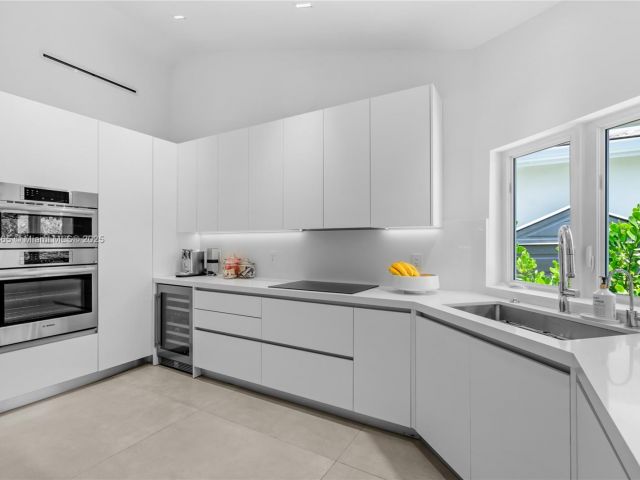 Продажа дома по адресу 9033 Emerson Ave - фото 6274100