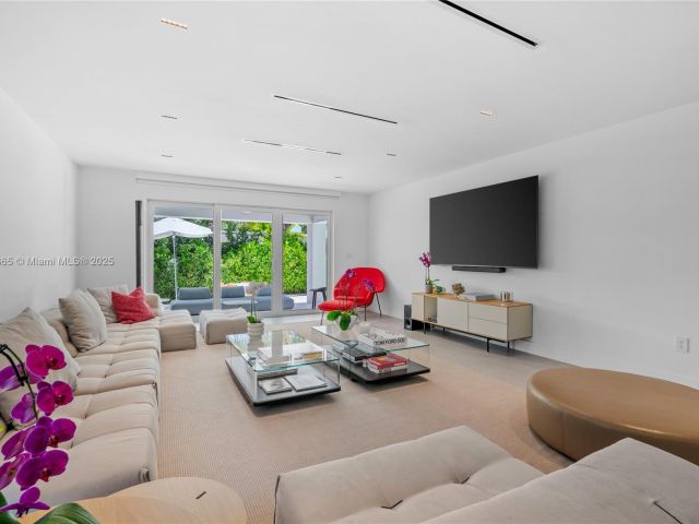 Продажа дома по адресу 9033 Emerson Ave - фото 6274102