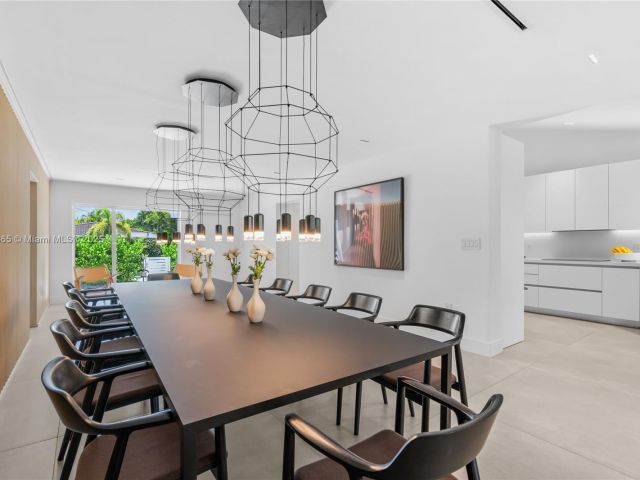 Продажа дома по адресу 9033 Emerson Ave - фото 6274104