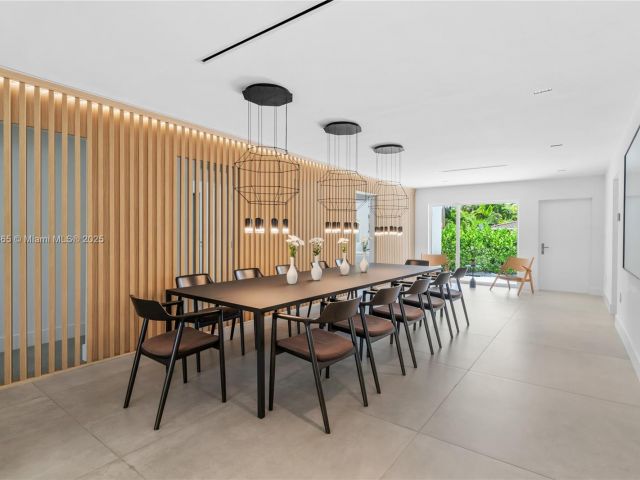 Продажа дома по адресу 9033 Emerson Ave - фото 6274105