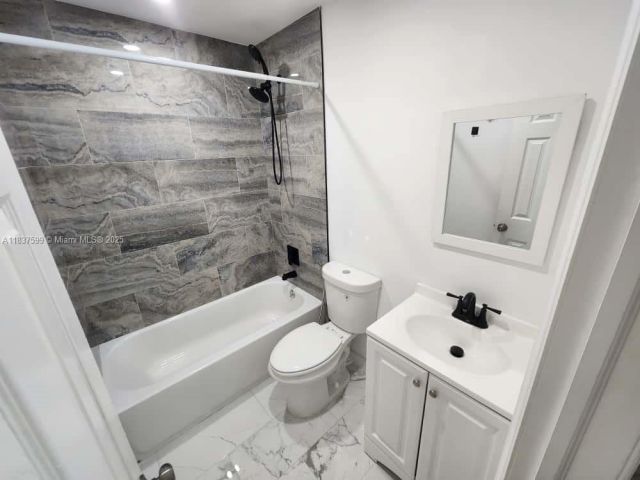 Продажа дома по адресу 12219 SW 198th Ter - фото 6284152