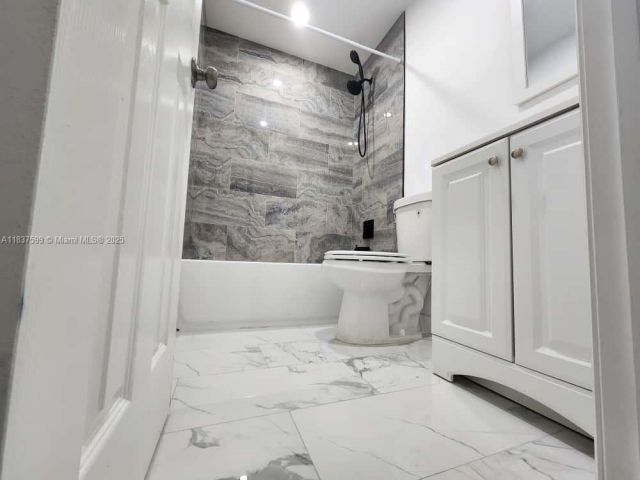 Продажа дома по адресу 12219 SW 198th Ter - фото 6284153