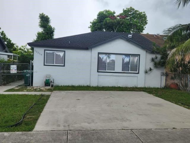 Продажа дома по адресу 12219 SW 198th Ter - фото 6284162