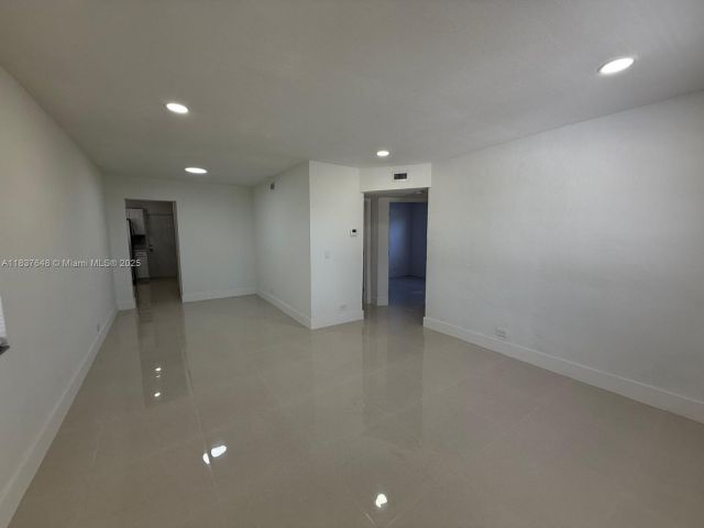 Дом в аренду по адресу 1494 W 34th St 0 - фото 7443577