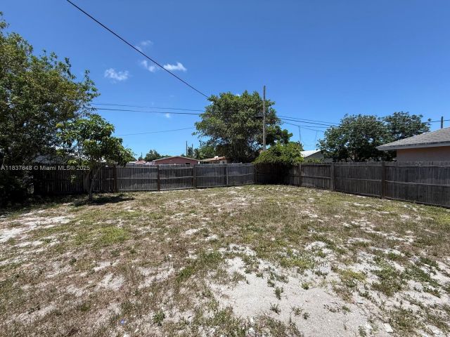 Дом в аренду по адресу 1494 W 34th St 0 - фото 7443607