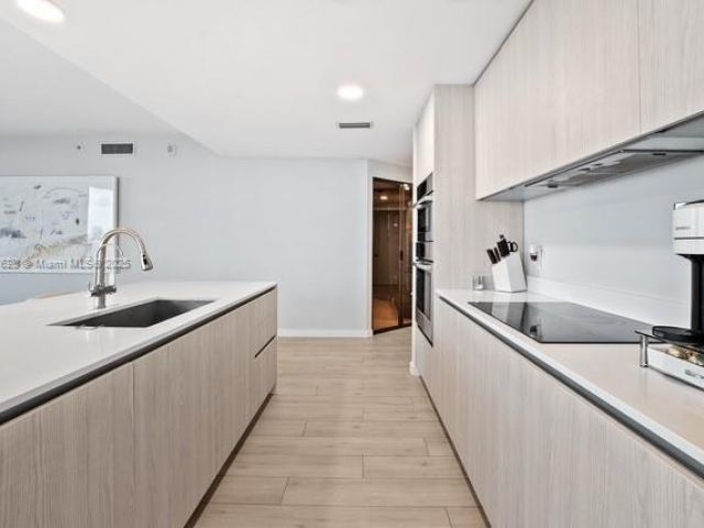 Продажа квартиры #715 - фото 6268550