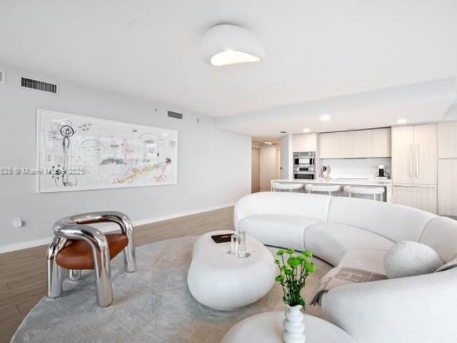 Продажа квартиры #715 - фото 6268554