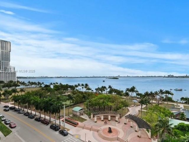 Продажа квартиры #715 - фото 6268555