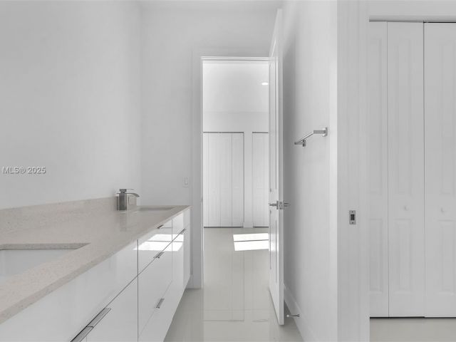 Продажа дома по адресу 23120 SW 154 CT - фото 6283368