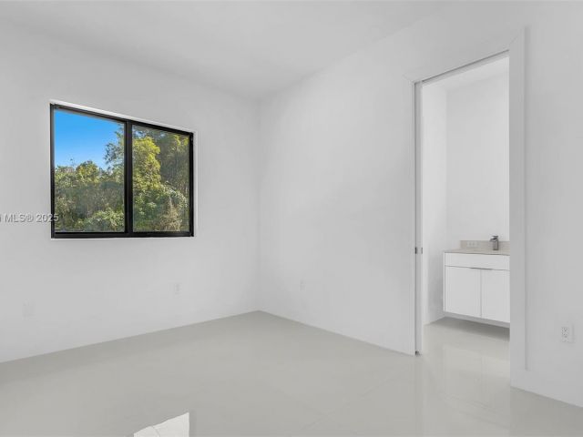 Продажа дома по адресу 23120 SW 154 CT - фото 6283371