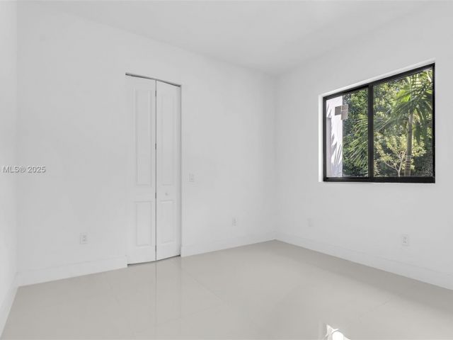 Продажа дома по адресу 23120 SW 154 CT - фото 6283372