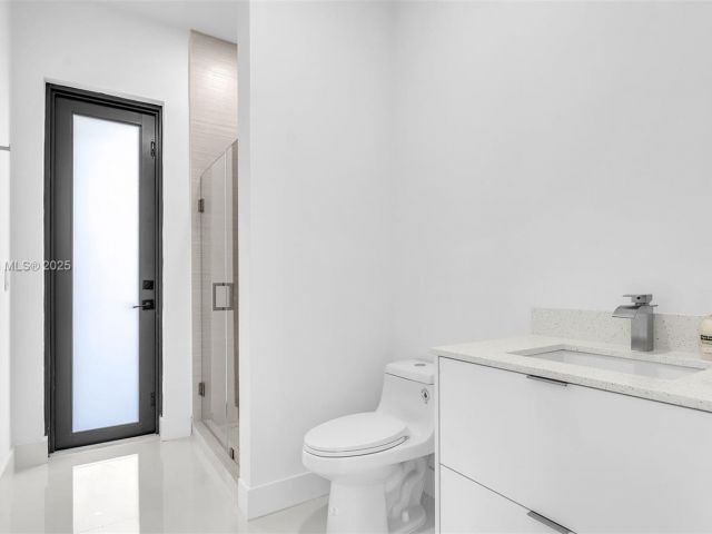 Продажа дома по адресу 23120 SW 154 CT - фото 6283373