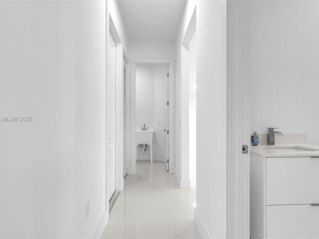 Продажа дома по адресу 23120 SW 154 CT - фото 6283378