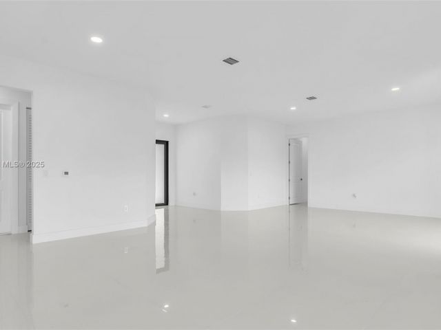 Продажа дома по адресу 23120 SW 154 CT - фото 6283380