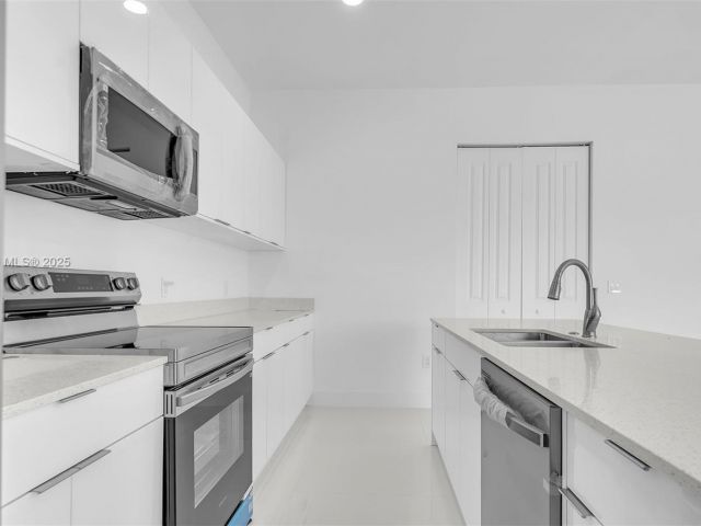 Продажа дома по адресу 23120 SW 154 CT - фото 6283382