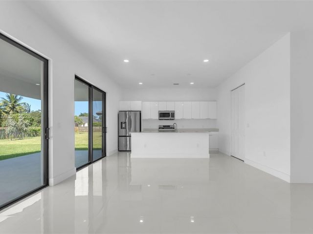 Продажа дома по адресу 23120 SW 154 CT - фото 6283384