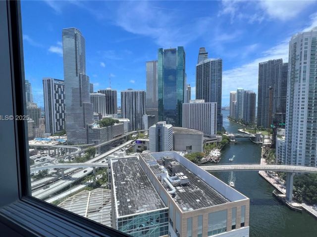 Продажа квартиры #2401 - фото 6305795